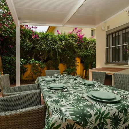 Beautiful Townhouse Walking Distance To The In Costabella, * Марбелья