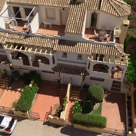 Nyaraló Beautiful Townhouse Walking Distance To The In Costabella, Marbella