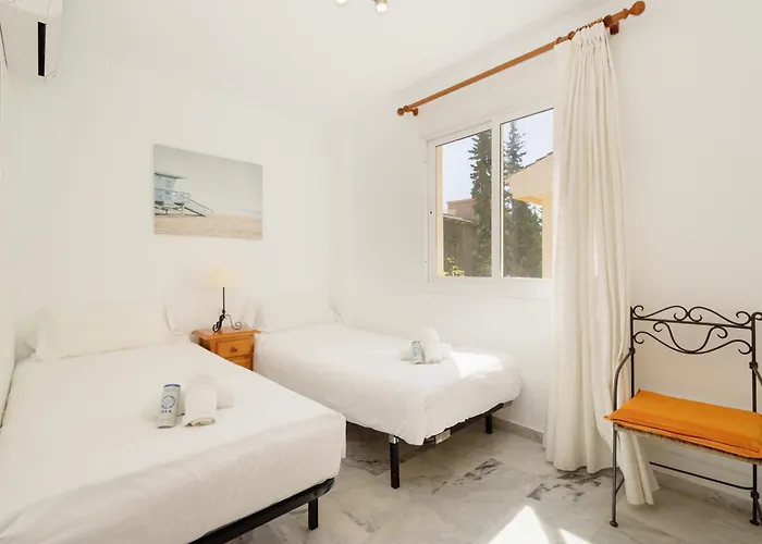Hébergement de vacances Beautiful Townhouse Walking Distance To The In Costabella, *