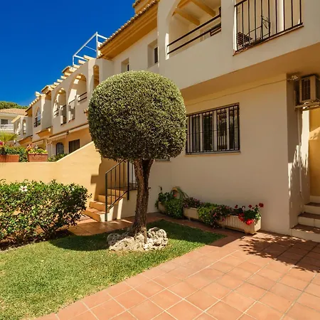 Beautiful Townhouse Walking Distance To The In Costabella, * Marbella