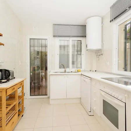 Beautiful Townhouse Walking Distance To The In Costabella, Marbella