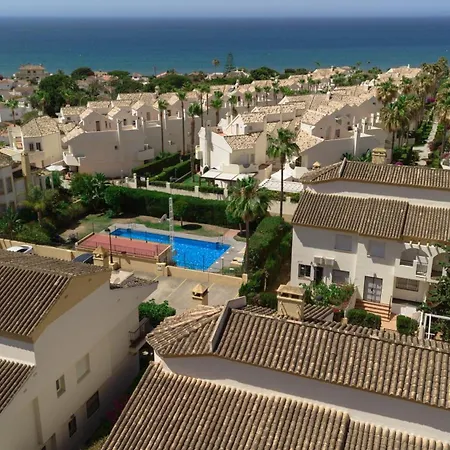 Beautiful Townhouse Walking Distance To The In Costabella, Holiday home Marbella